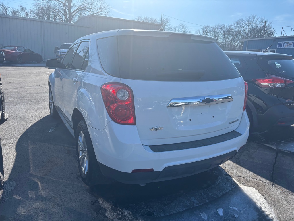 Additional photo of vehicle.