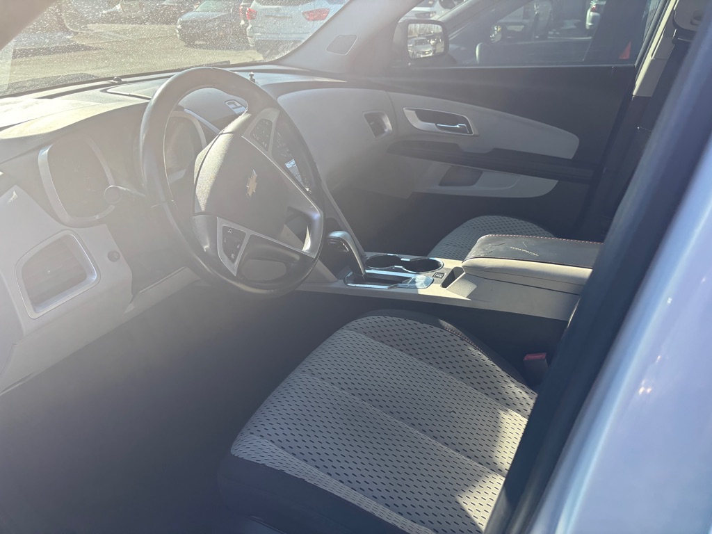 Additional photo of vehicle.