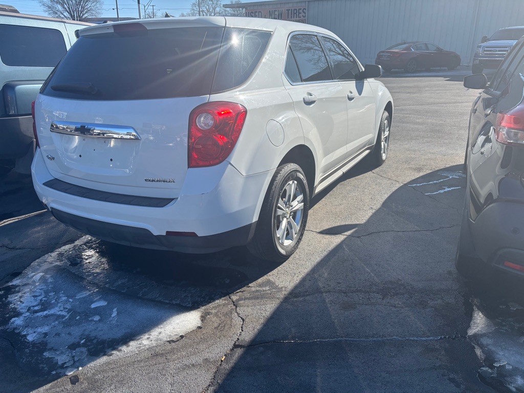 Additional photo of vehicle.