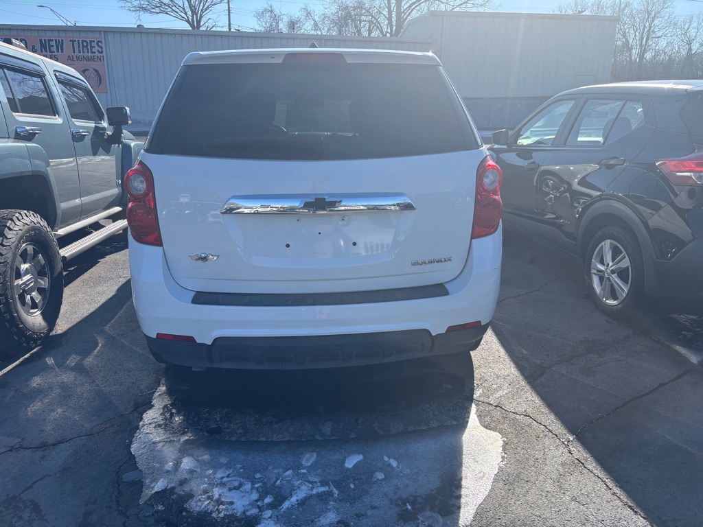 Additional photo of vehicle.