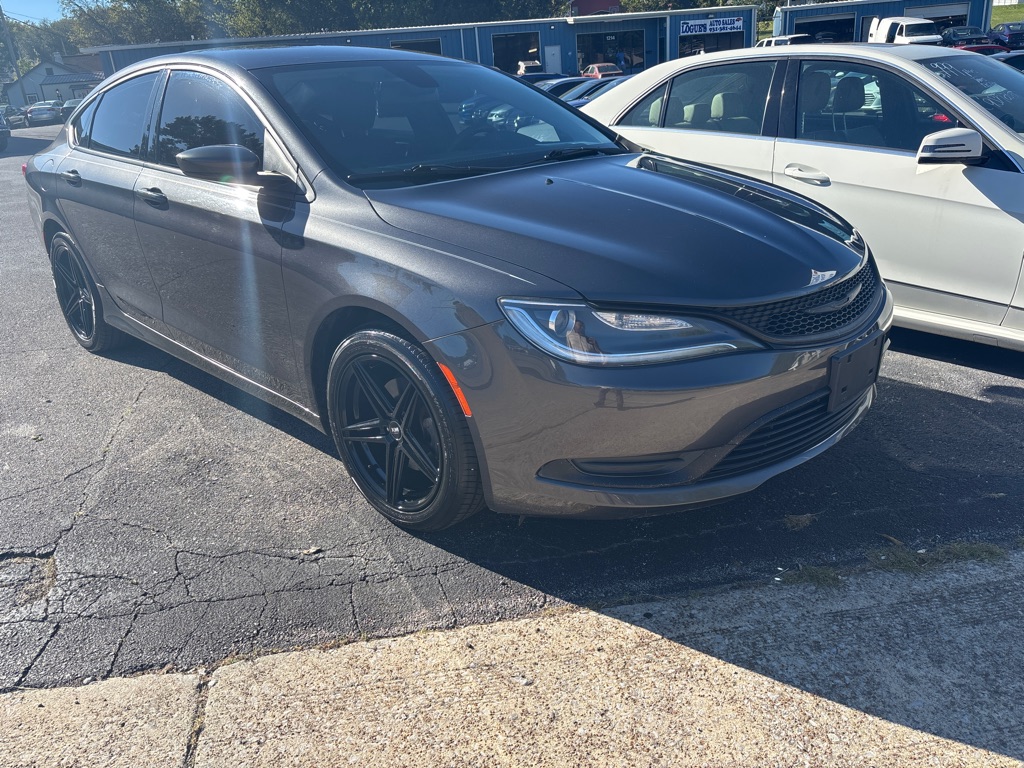 2015 Chrysler 200 Limited's photo