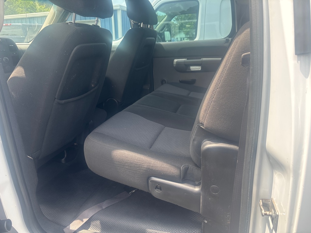 Additional photo of vehicle.