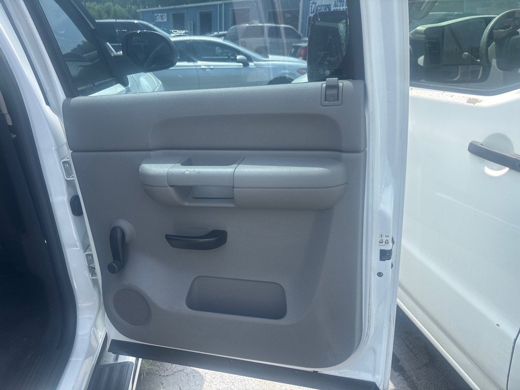 Additional photo of vehicle.