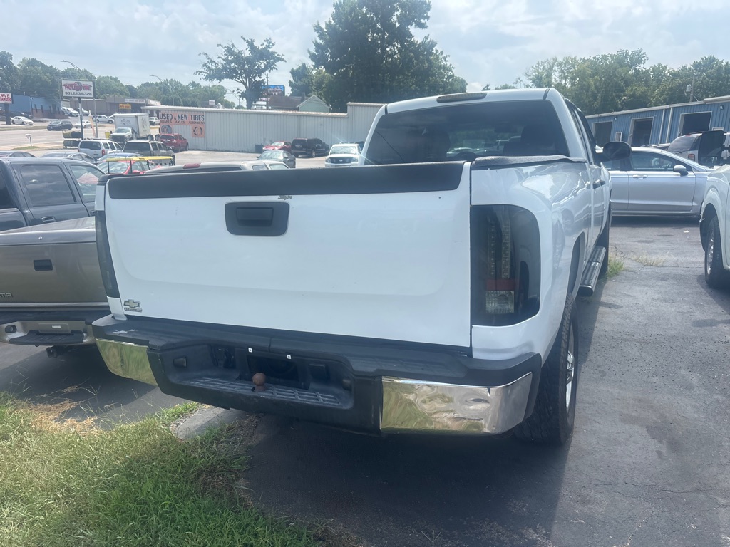 Additional photo of vehicle.