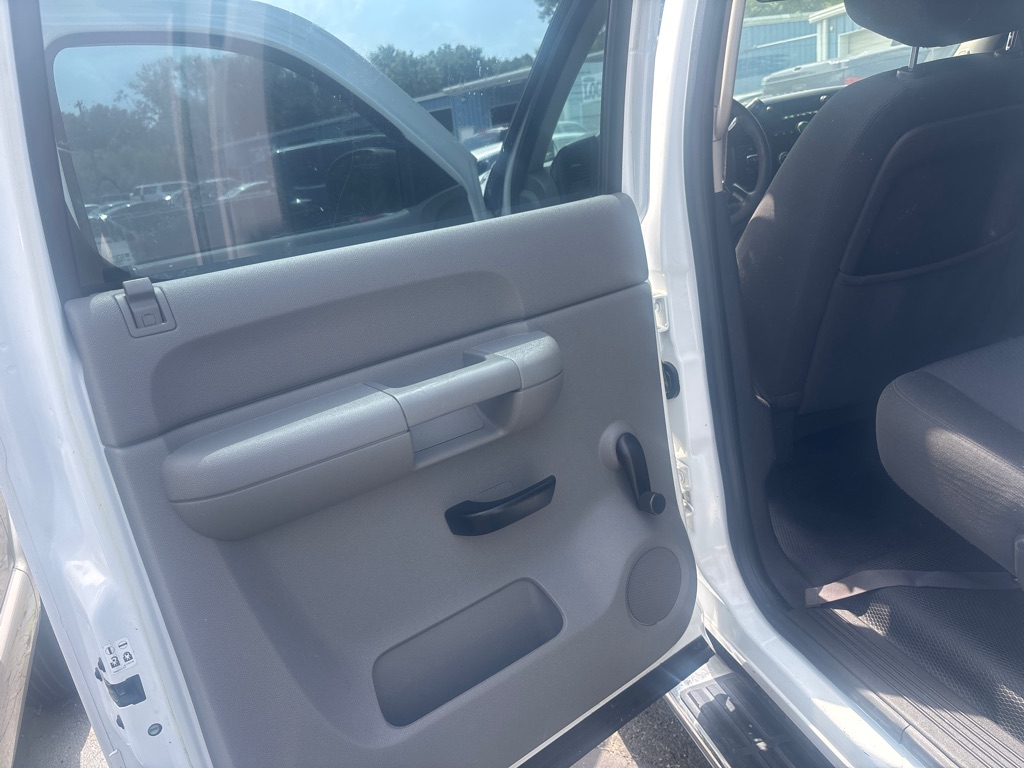 Additional photo of vehicle.