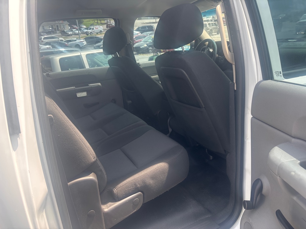 Additional photo of vehicle.