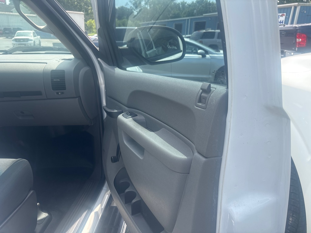Additional photo of vehicle.