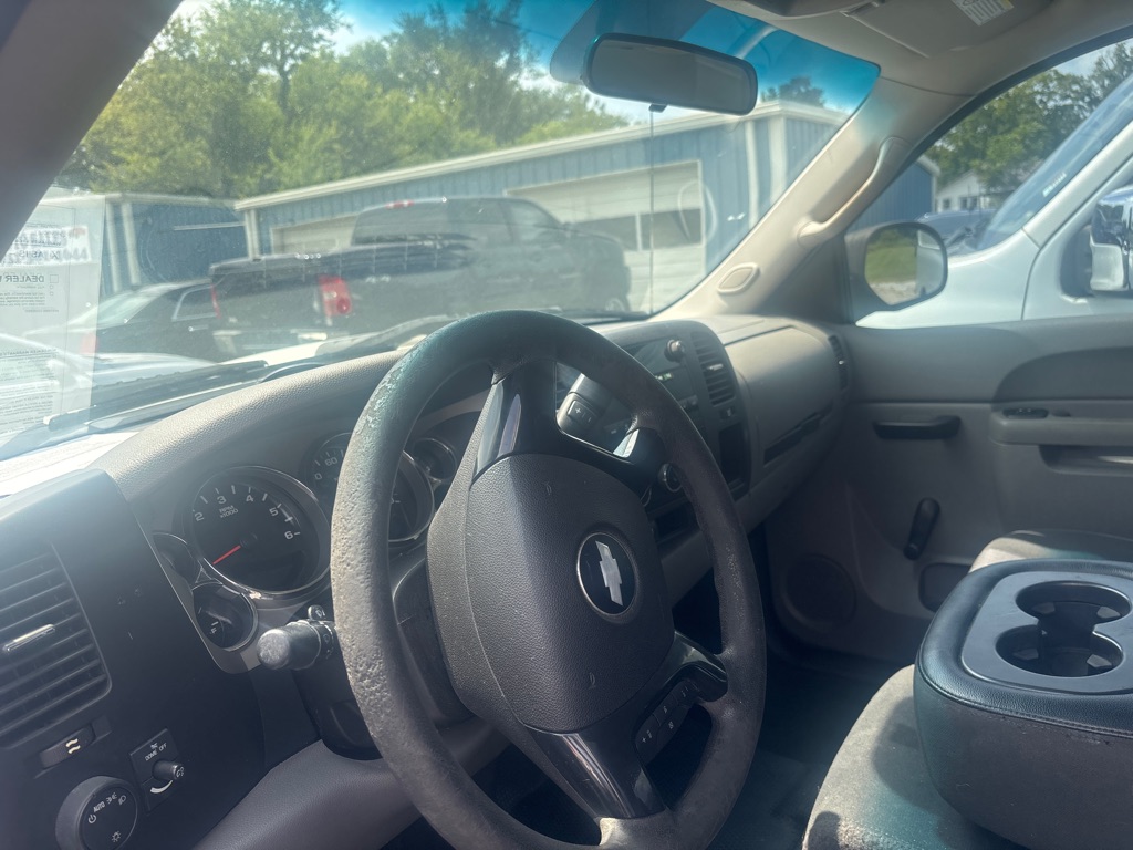 Additional photo of vehicle.
