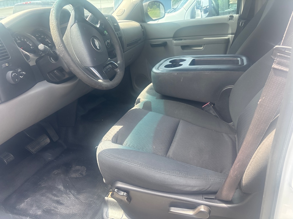 Additional photo of vehicle.