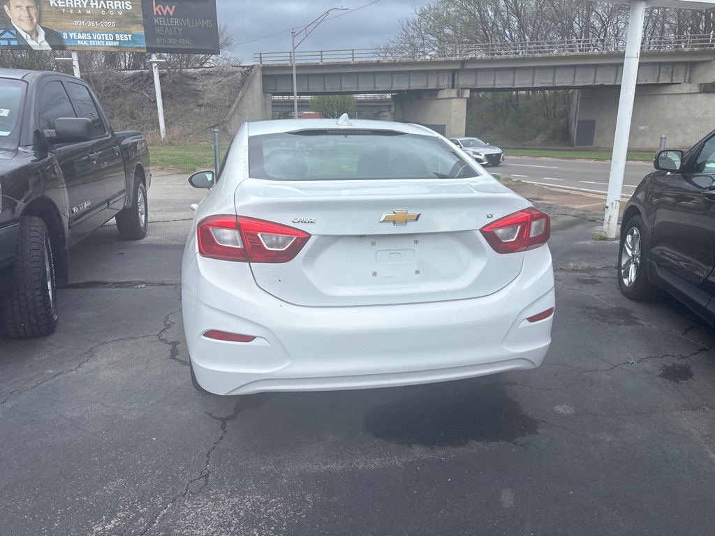 Additional photo of vehicle.