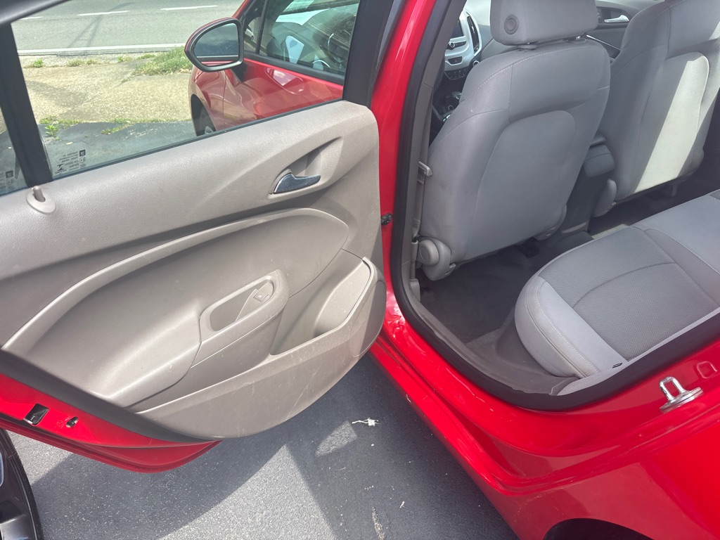 Additional photo of vehicle.