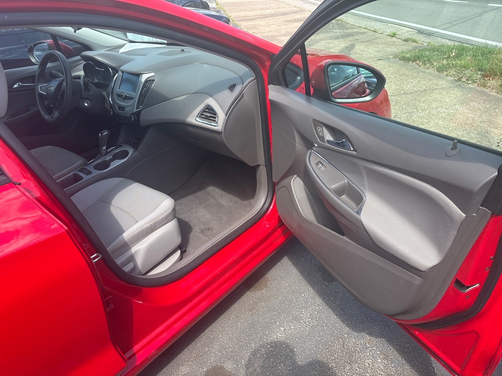 Additional photo of vehicle.