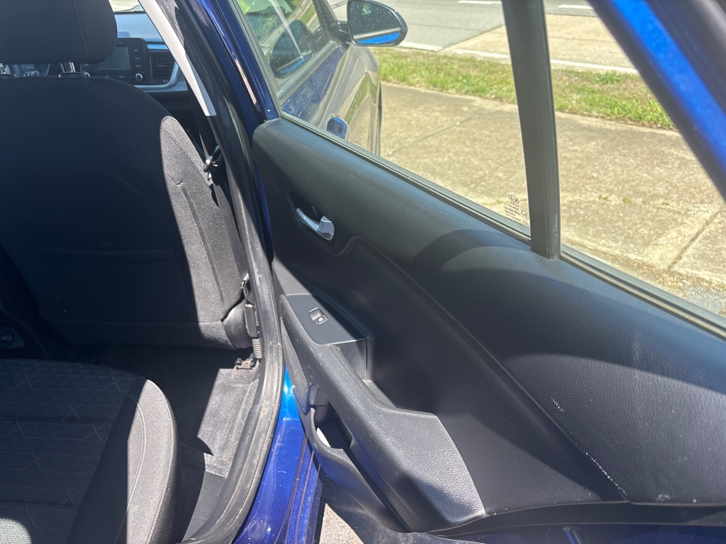 Additional photo of vehicle.