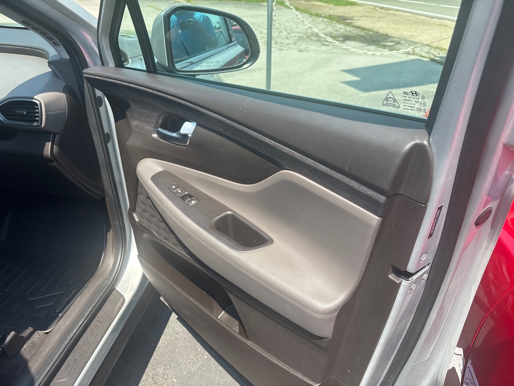 Additional photo of vehicle.