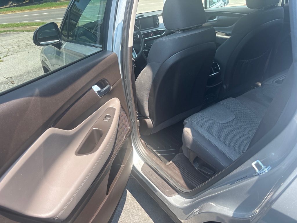Additional photo of vehicle.