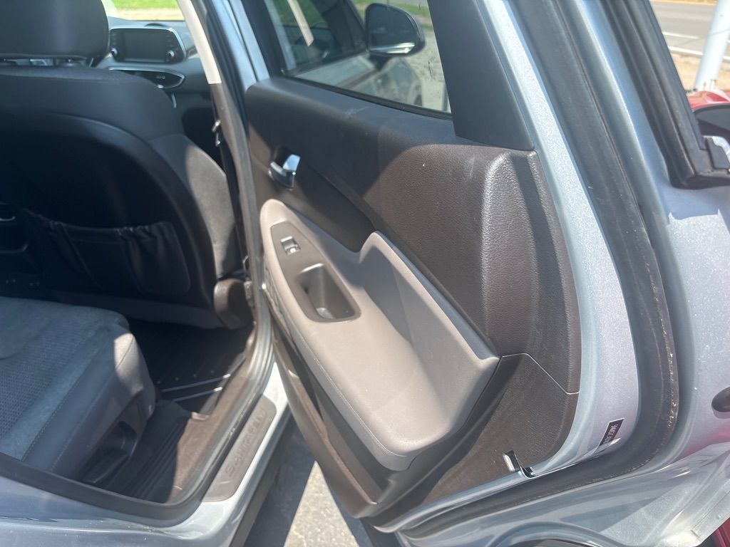 Additional photo of vehicle.