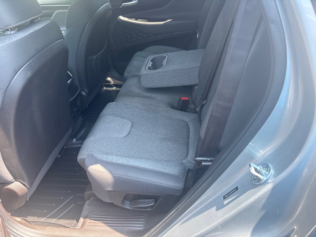 Additional photo of vehicle.
