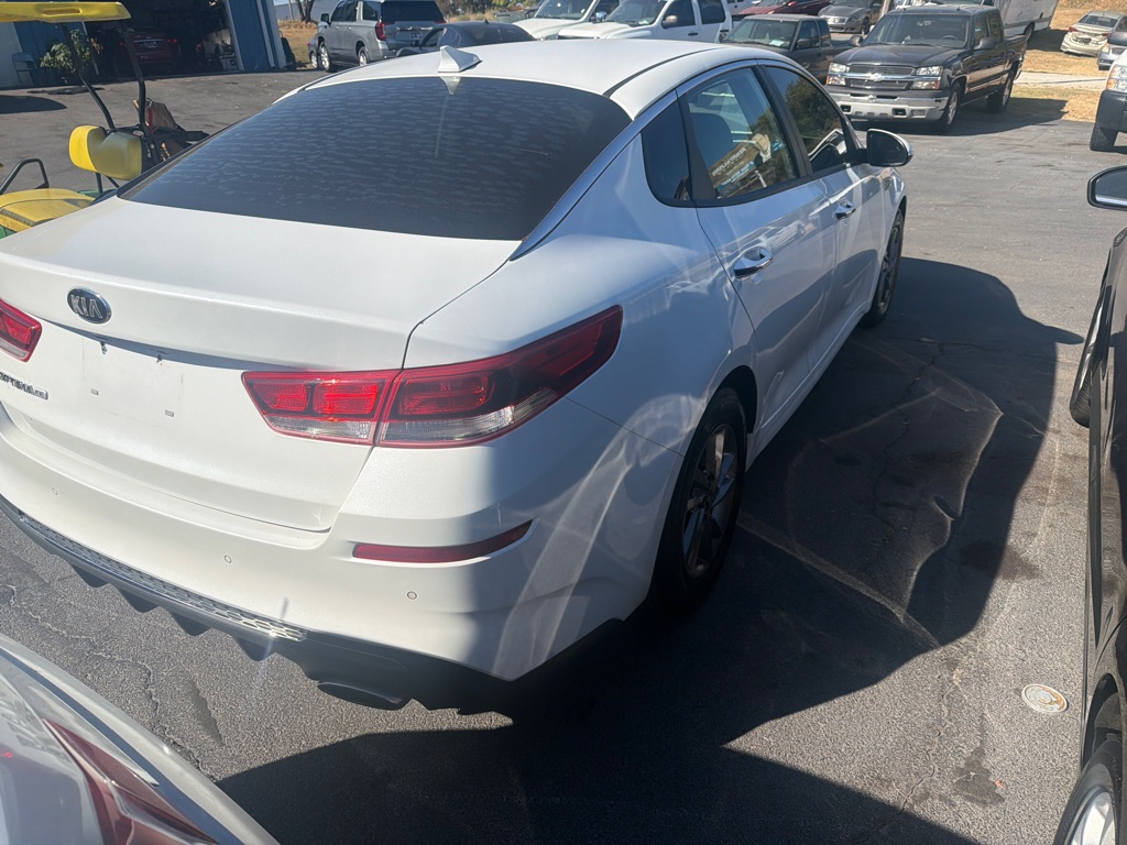 Additional photo of vehicle.