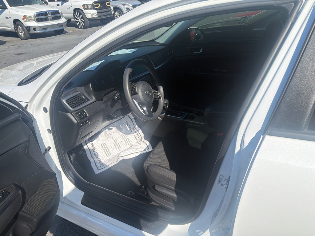Additional photo of vehicle.