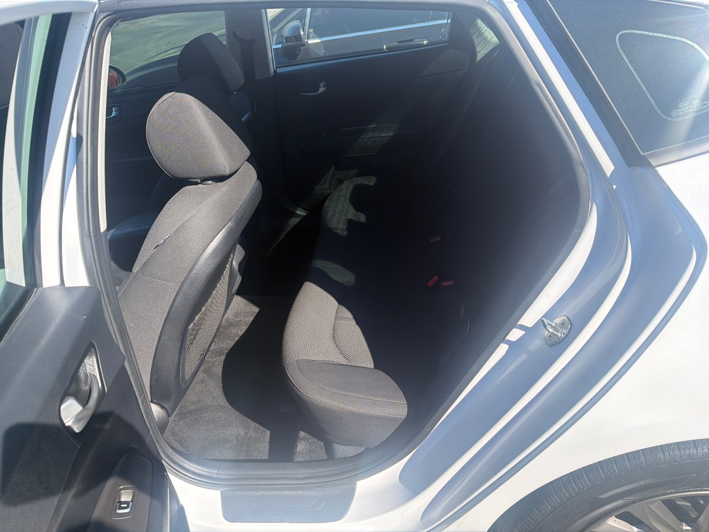 Additional photo of vehicle.