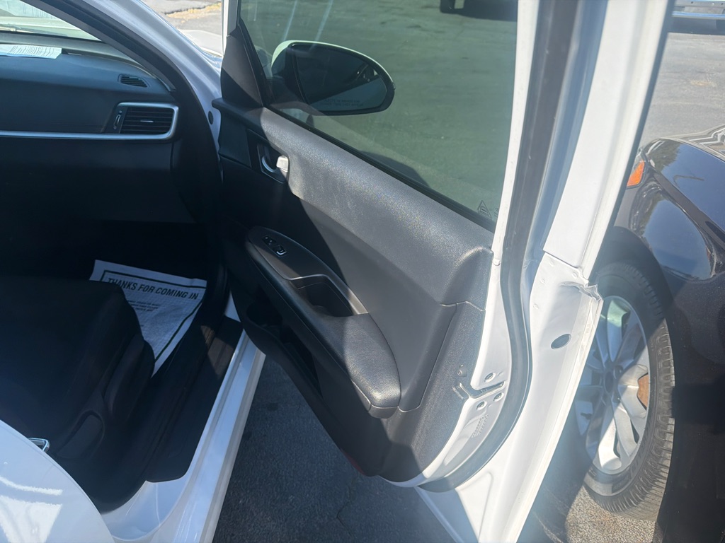 Additional photo of vehicle.