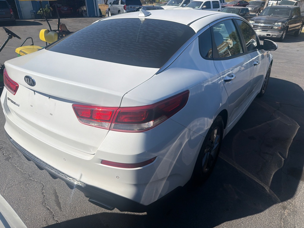 Additional photo of vehicle.