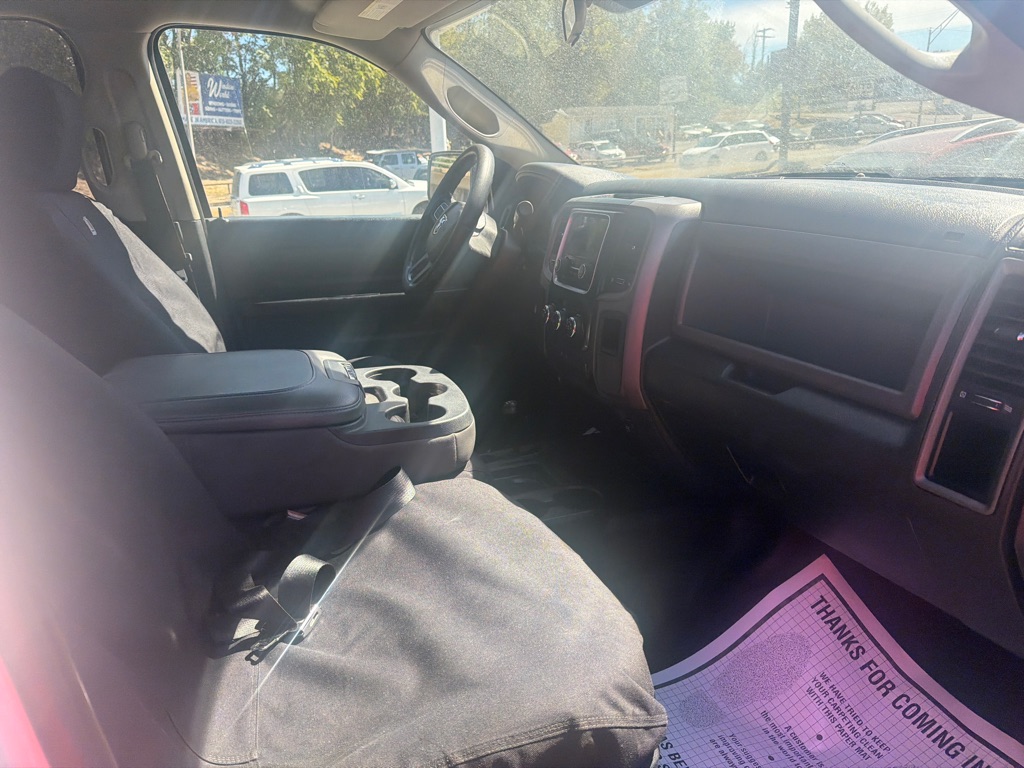 Additional photo of vehicle.