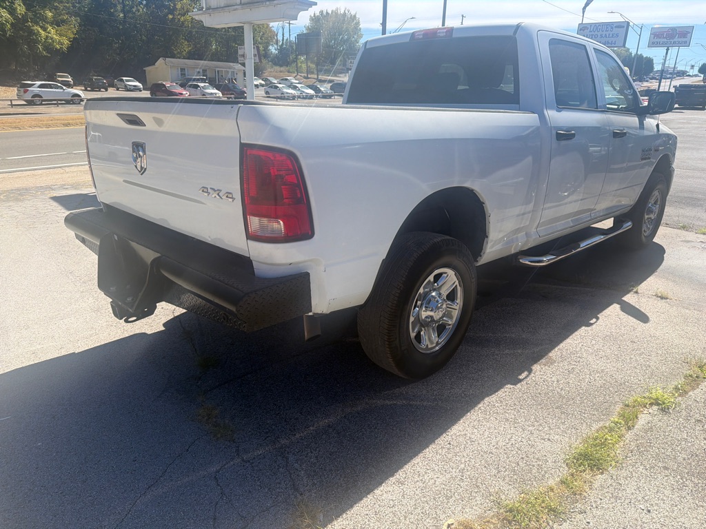 Additional photo of vehicle.