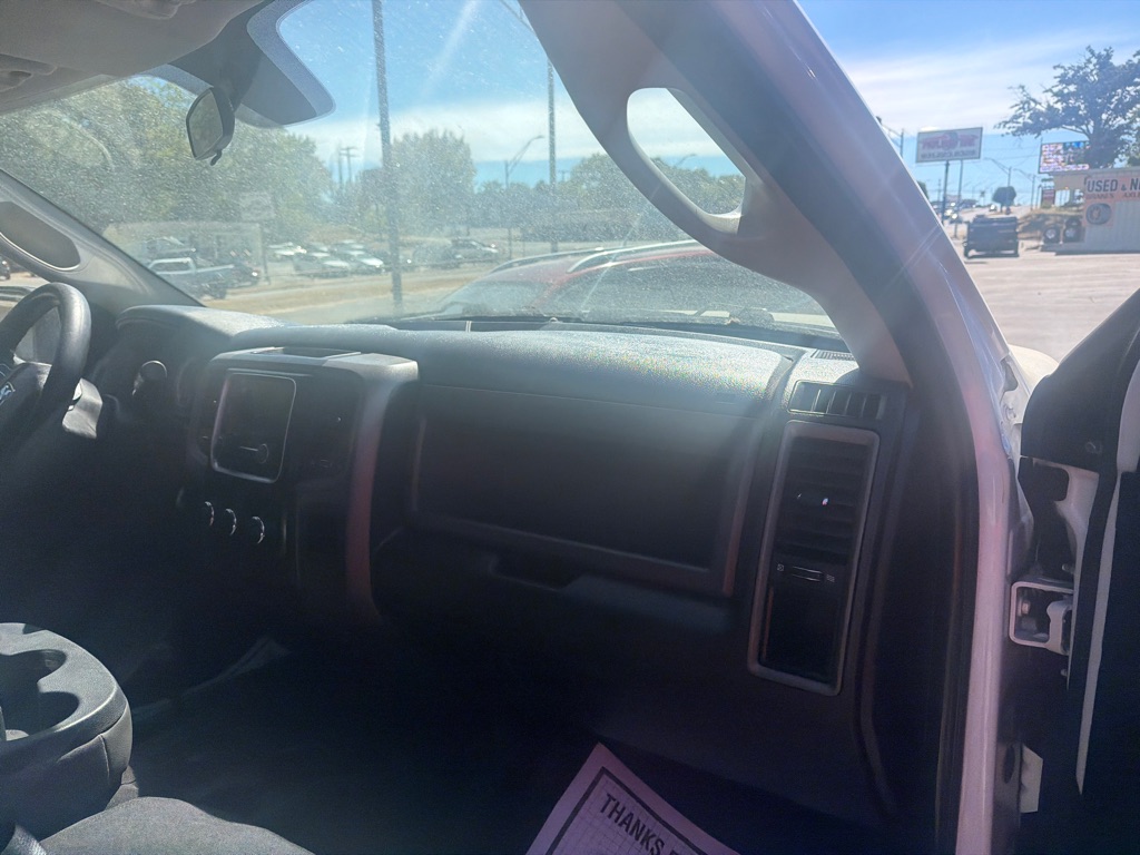 Additional photo of vehicle.