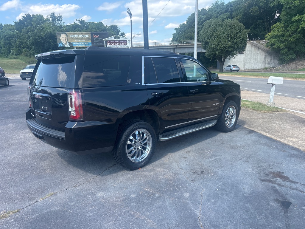 Additional photo of vehicle.