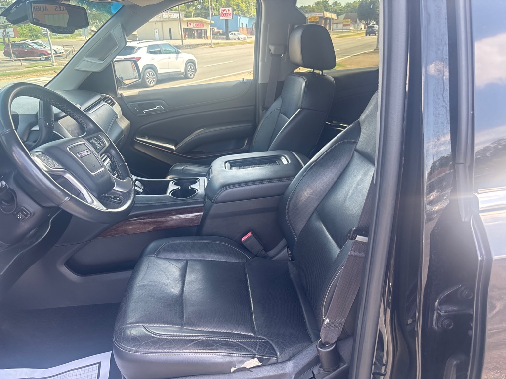Additional photo of vehicle.