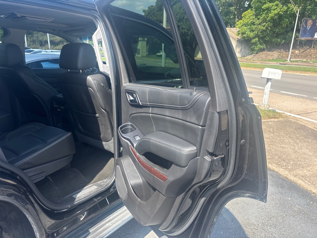 Additional photo of vehicle.