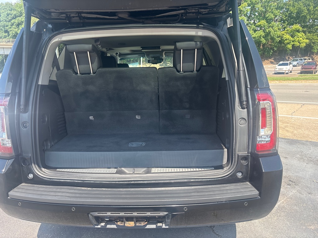 Additional photo of vehicle.