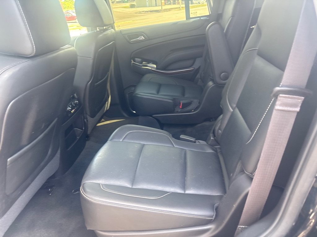 Additional photo of vehicle.