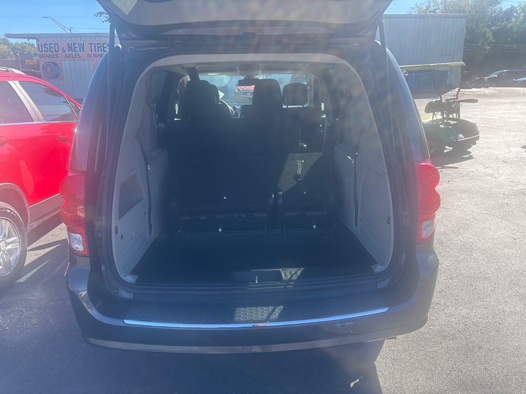 Additional photo of vehicle.