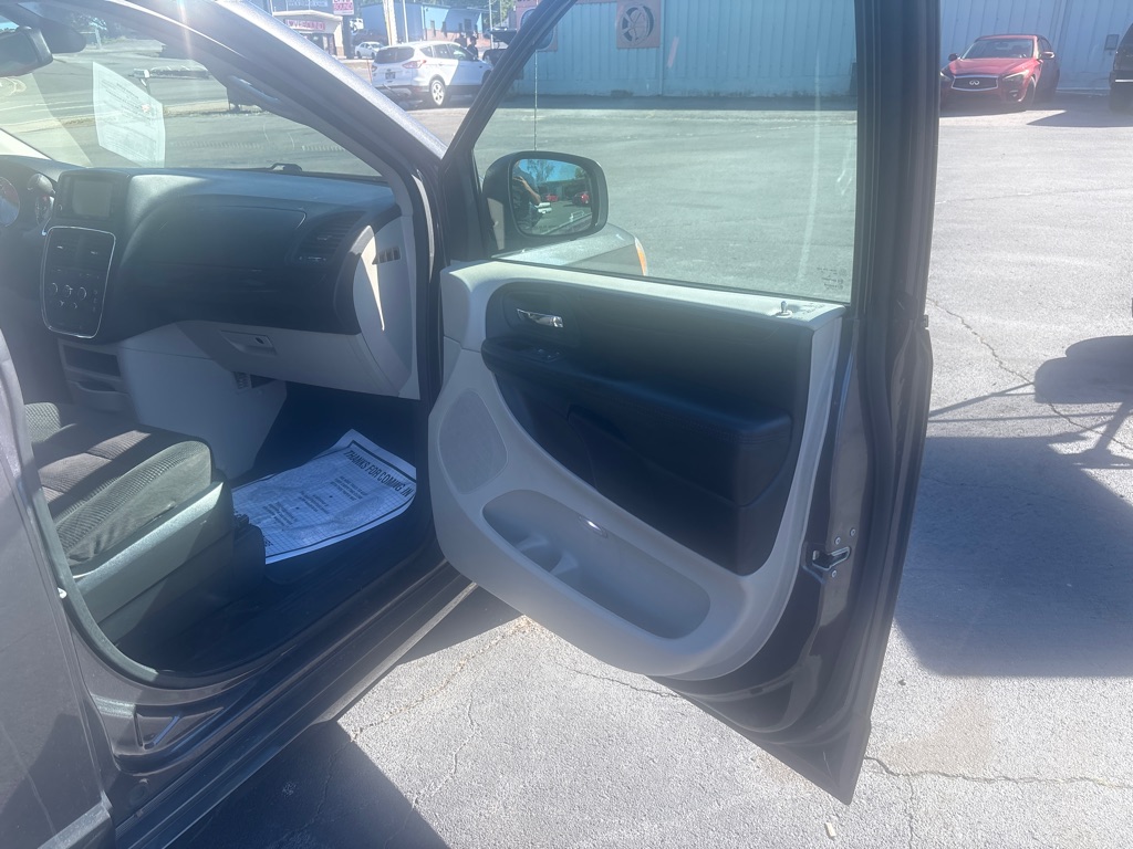 Additional photo of vehicle.