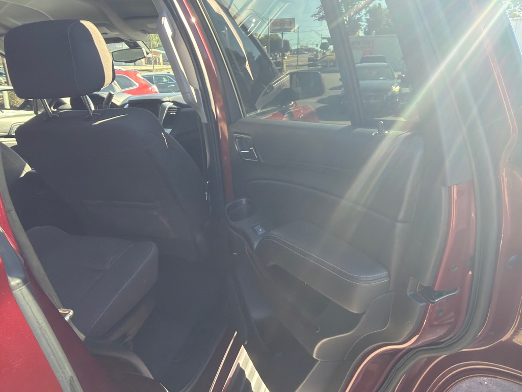 Additional photo of vehicle.
