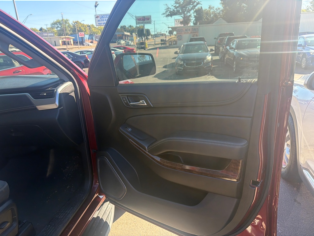 Additional photo of vehicle.
