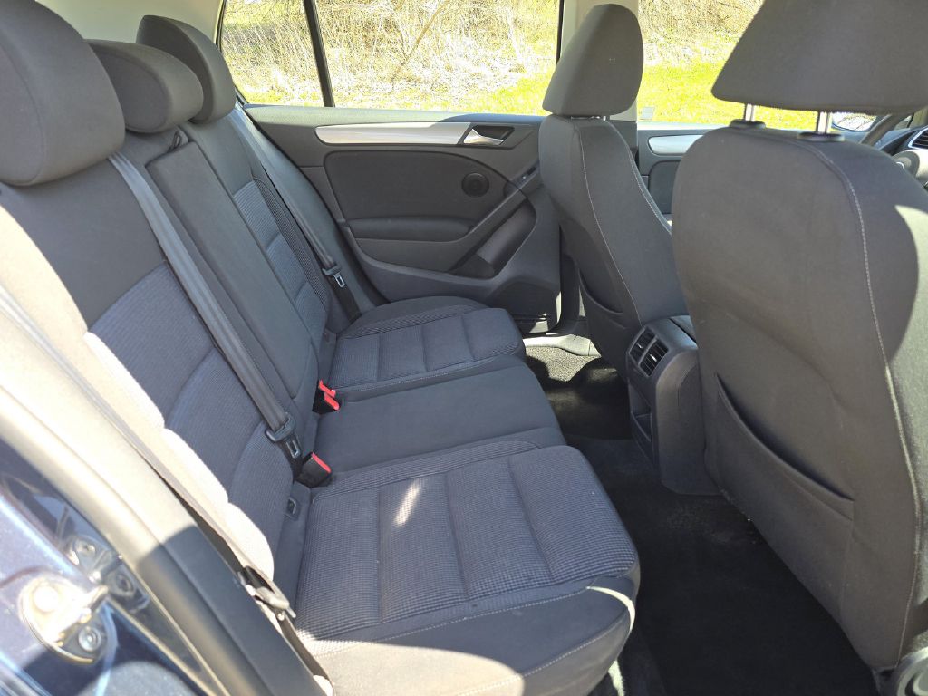 Photo 15 of this VOLKSWAGEN GOLF