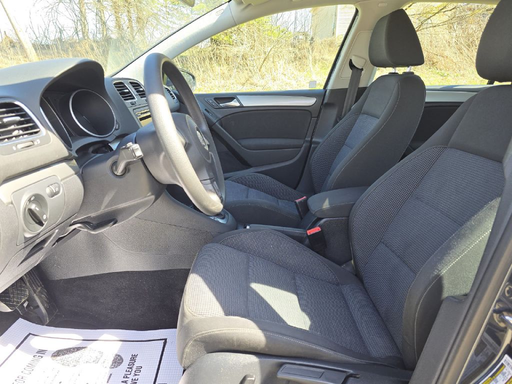 Photo 13 of this VOLKSWAGEN GOLF