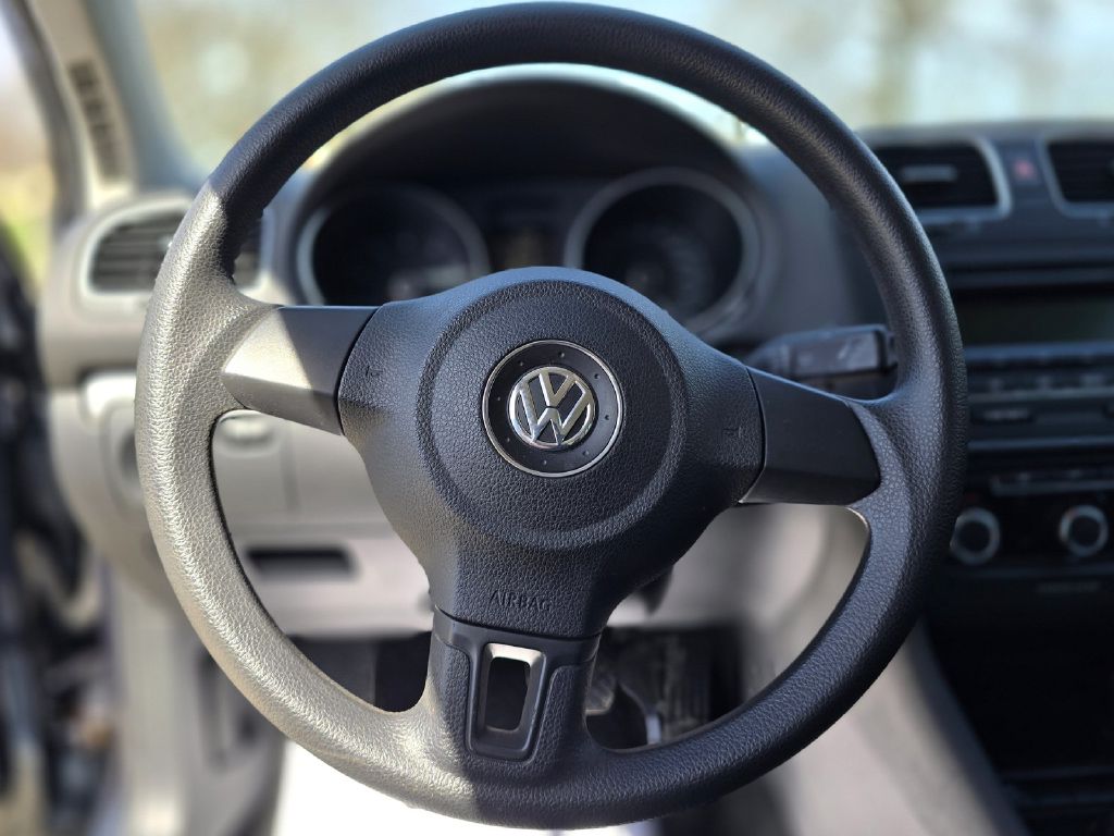 Photo 19 of this VOLKSWAGEN GOLF