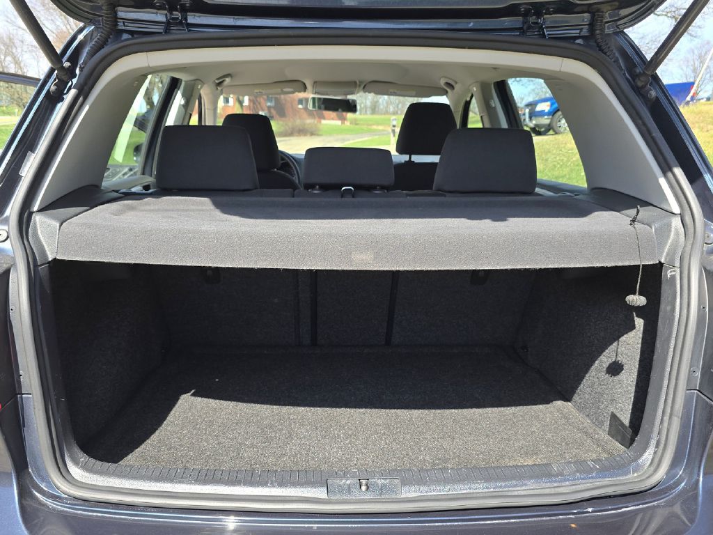 Photo 17 of this VOLKSWAGEN GOLF