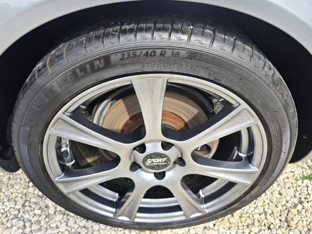 Photo 26 of this AUDI A4