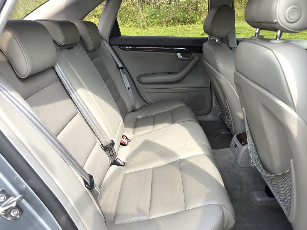 Photo 15 of this AUDI A4