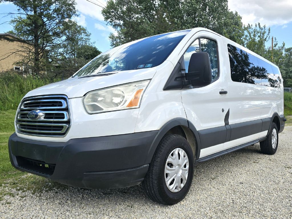 Photo 5 of this FORD TRANSIT