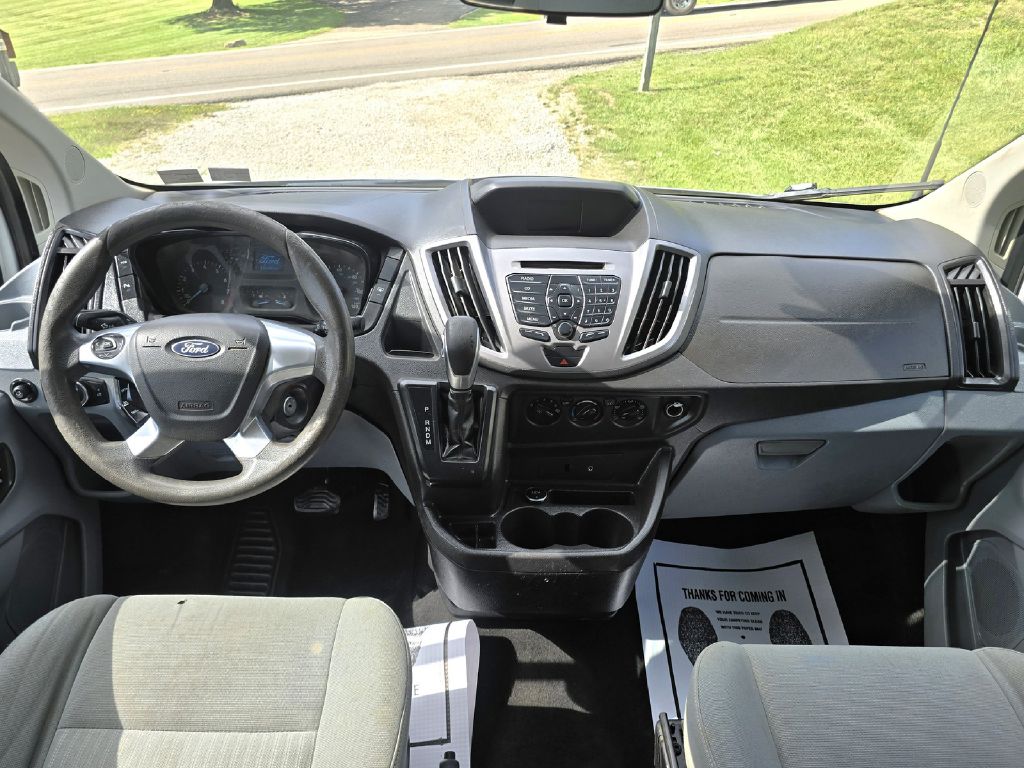 Photo 19 of this FORD TRANSIT