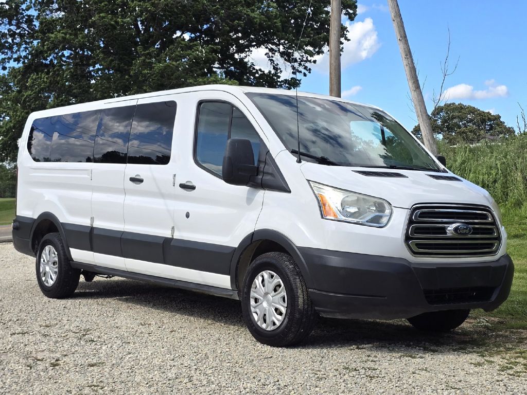 Photo 6 of this FORD TRANSIT