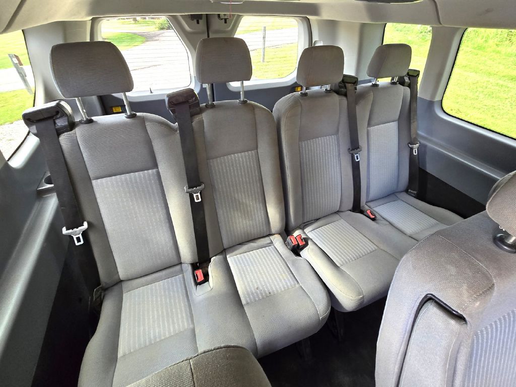 Photo 16 of this FORD TRANSIT