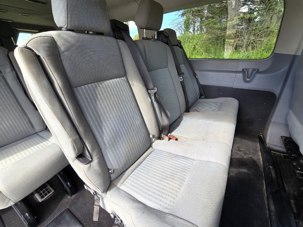 Photo 14 of this FORD TRANSIT