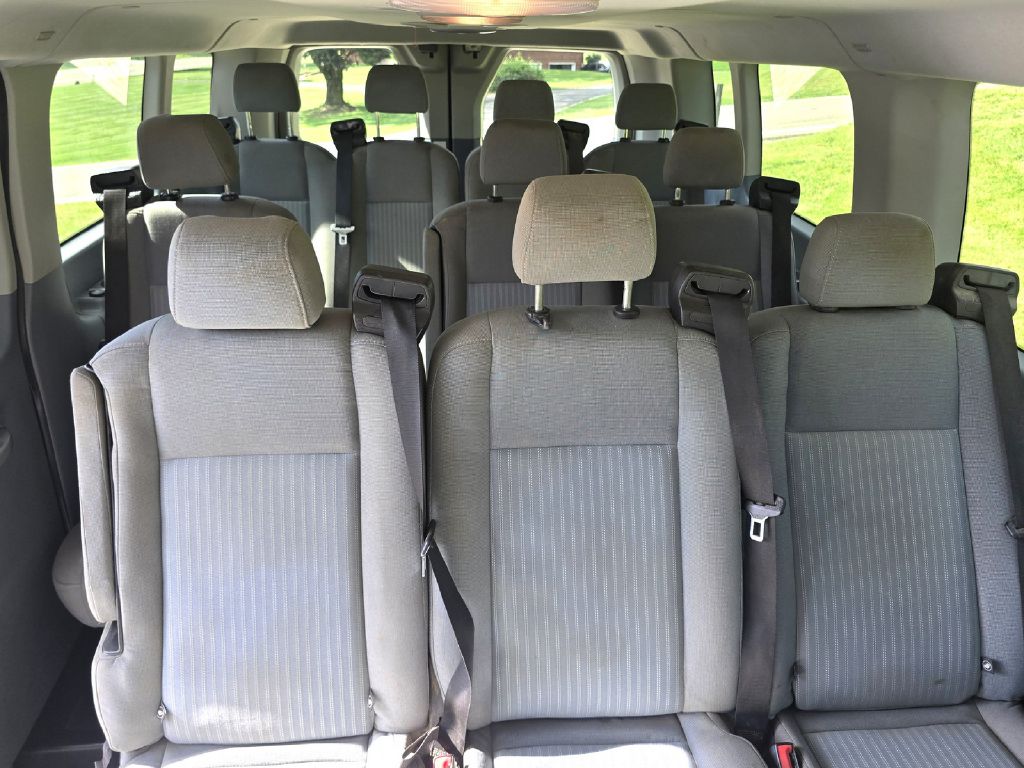 Photo 13 of this FORD TRANSIT